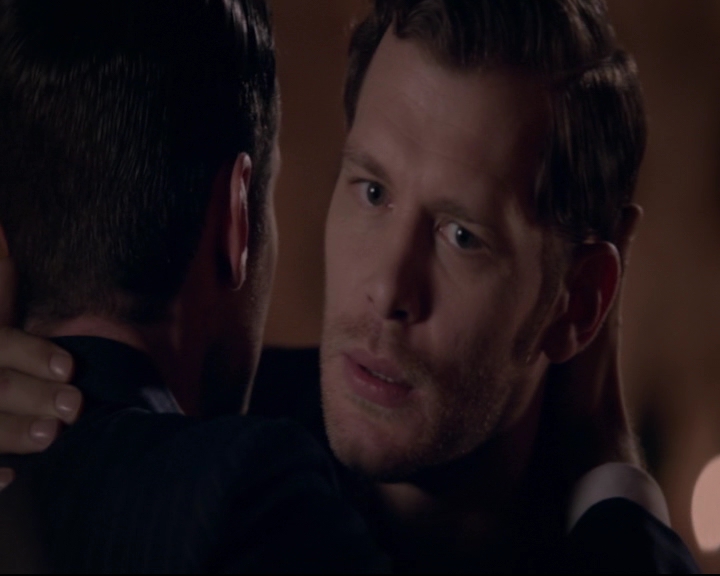 vampirediariesworld-dot-nl_TheOriginals5x05DontItJustBreakYourHeart00267.jpg