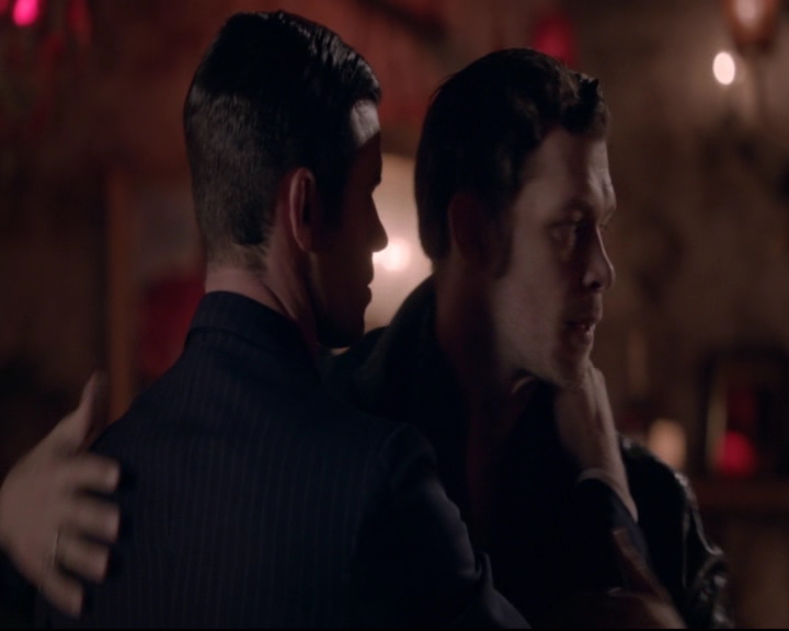 vampirediariesworld-dot-nl_TheOriginals5x05DontItJustBreakYourHeart00268.jpg