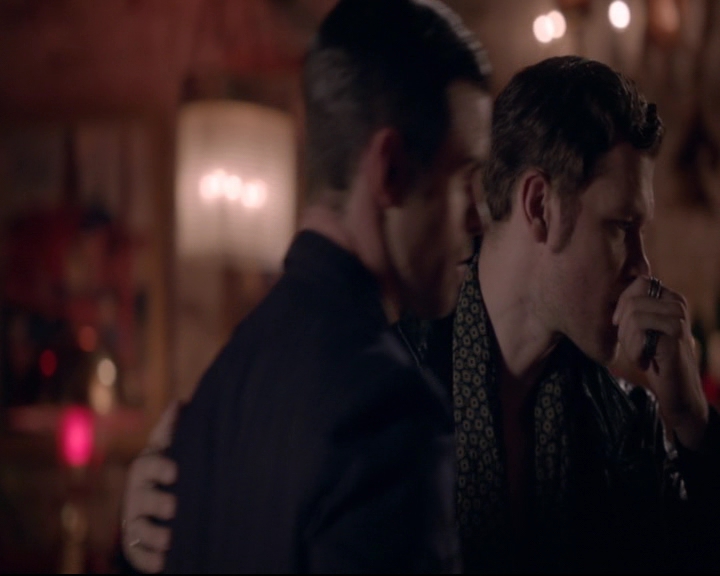 vampirediariesworld-dot-nl_TheOriginals5x05DontItJustBreakYourHeart00269.jpg