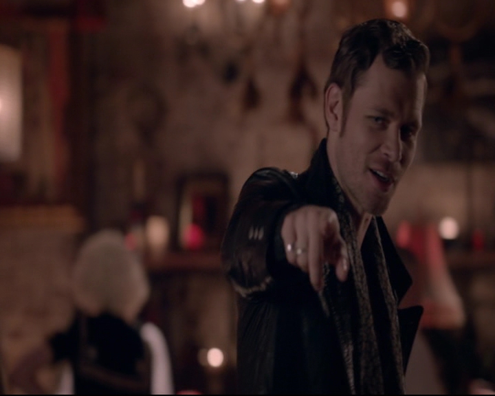 vampirediariesworld-dot-nl_TheOriginals5x05DontItJustBreakYourHeart00271.jpg