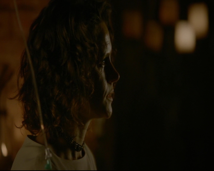 vampirediariesworld-dot-nl_TheOriginals5x05DontItJustBreakYourHeart00829.jpg