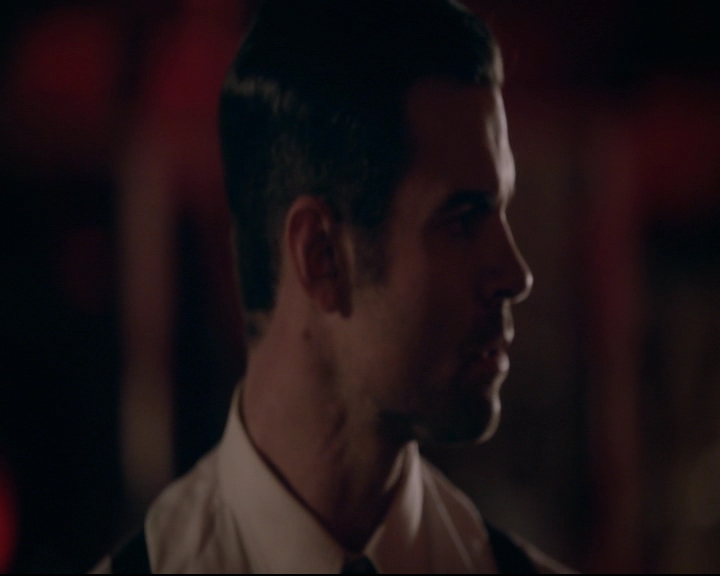 vampirediariesworld-dot-nl_TheOriginals5x05DontItJustBreakYourHeart01010.jpg