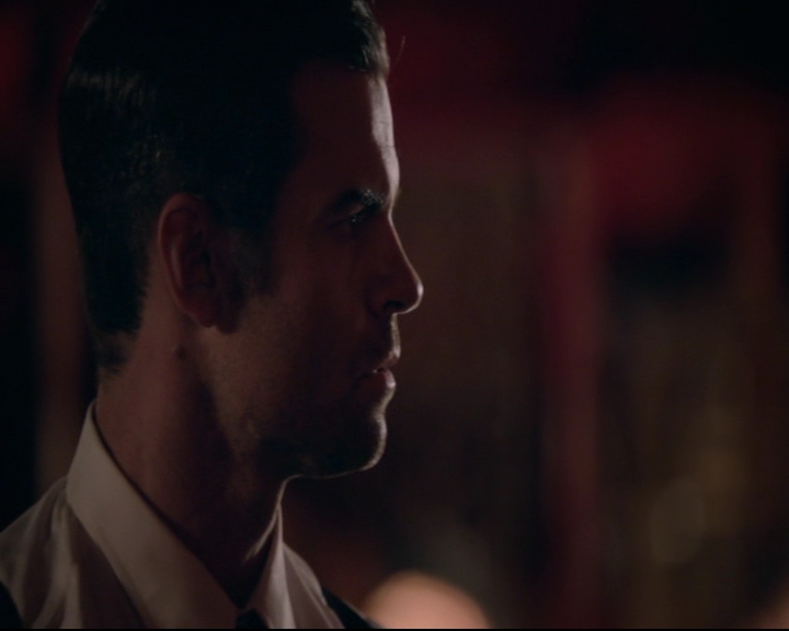 vampirediariesworld-dot-nl_TheOriginals5x05DontItJustBreakYourHeart01011.jpg