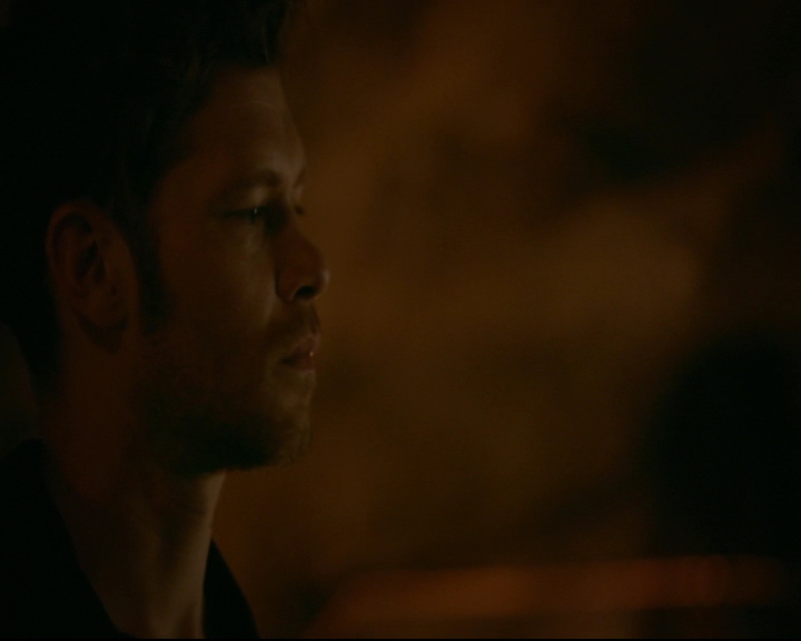 vampirediariesworld-dot-nl_TheOriginals5x05DontItJustBreakYourHeart01081.jpg
