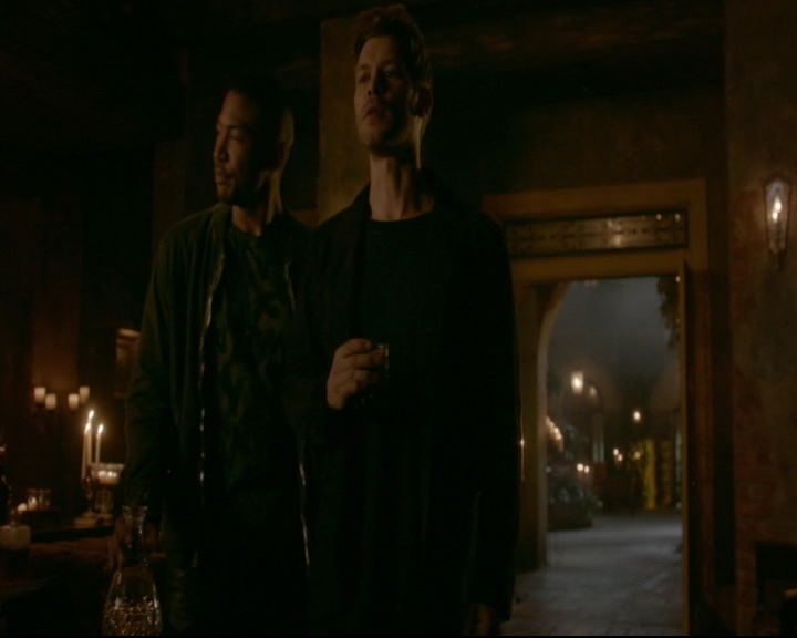 vampirediariesworld-dot-nl_TheOriginals5x05DontItJustBreakYourHeart01165.jpg
