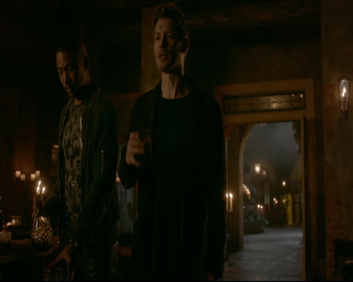 vampirediariesworld-dot-nl_TheOriginals5x05DontItJustBreakYourHeart01166.jpg