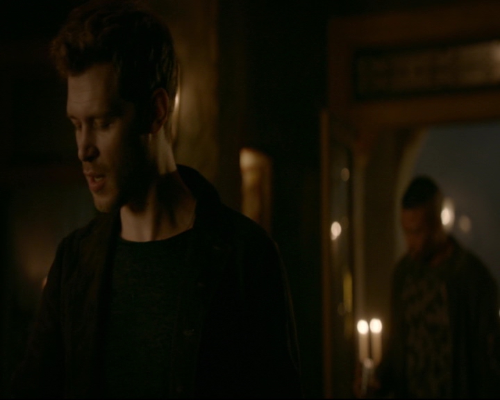 vampirediariesworld-dot-nl_TheOriginals5x05DontItJustBreakYourHeart01176.jpg