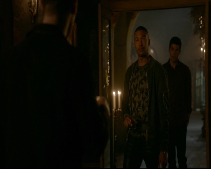 vampirediariesworld-dot-nl_TheOriginals5x05DontItJustBreakYourHeart01197.jpg