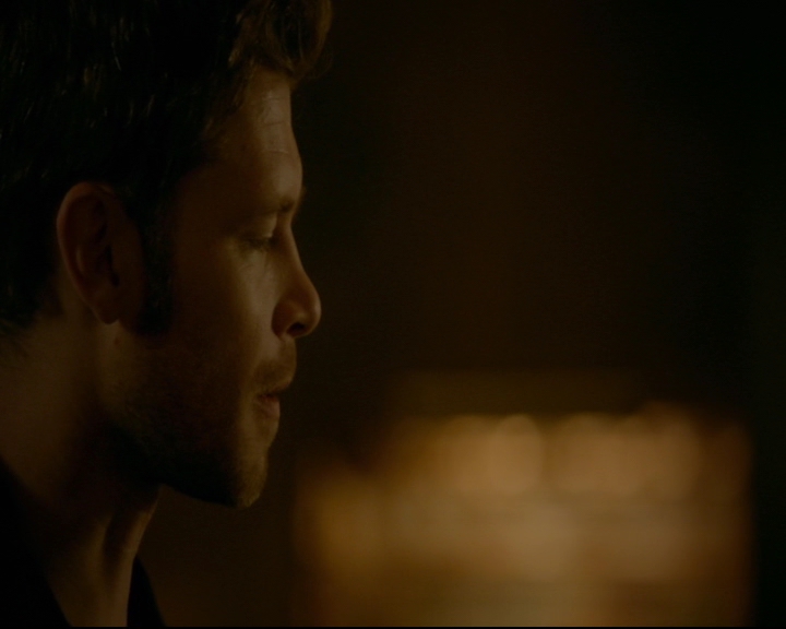 vampirediariesworld-dot-nl_TheOriginals5x05DontItJustBreakYourHeart01200.jpg