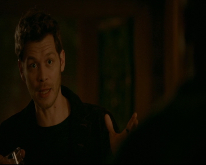 vampirediariesworld-dot-nl_TheOriginals5x05DontItJustBreakYourHeart01205.jpg
