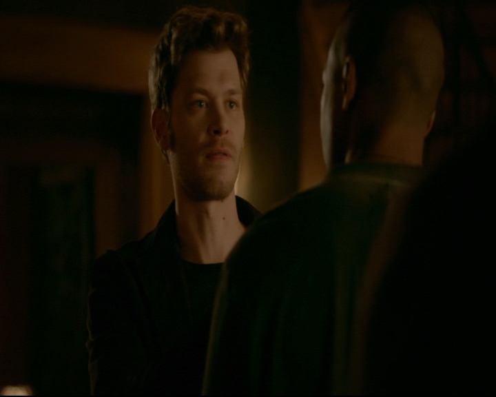 vampirediariesworld-dot-nl_TheOriginals5x05DontItJustBreakYourHeart01210.jpg