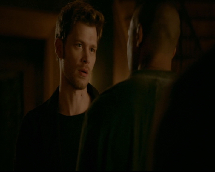 vampirediariesworld-dot-nl_TheOriginals5x05DontItJustBreakYourHeart01211.jpg