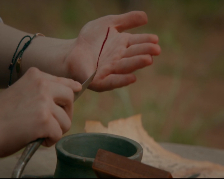 vampirediariesworld-dot-nl_TheOriginals5x05DontItJustBreakYourHeart01562.jpg