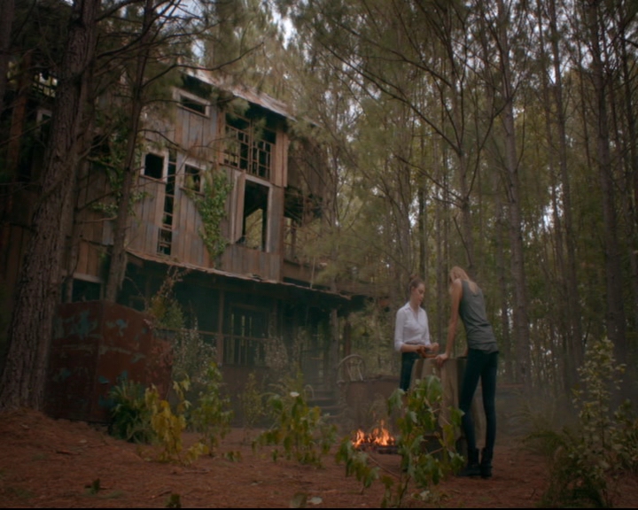 vampirediariesworld-dot-nl_TheOriginals5x05DontItJustBreakYourHeart01565.jpg