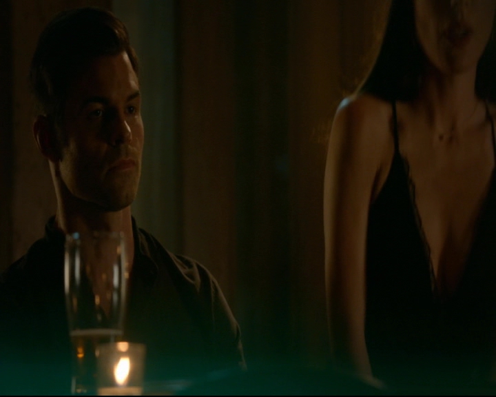 vampirediariesworld-dot-nl_TheOriginals5x05DontItJustBreakYourHeart01736.jpg