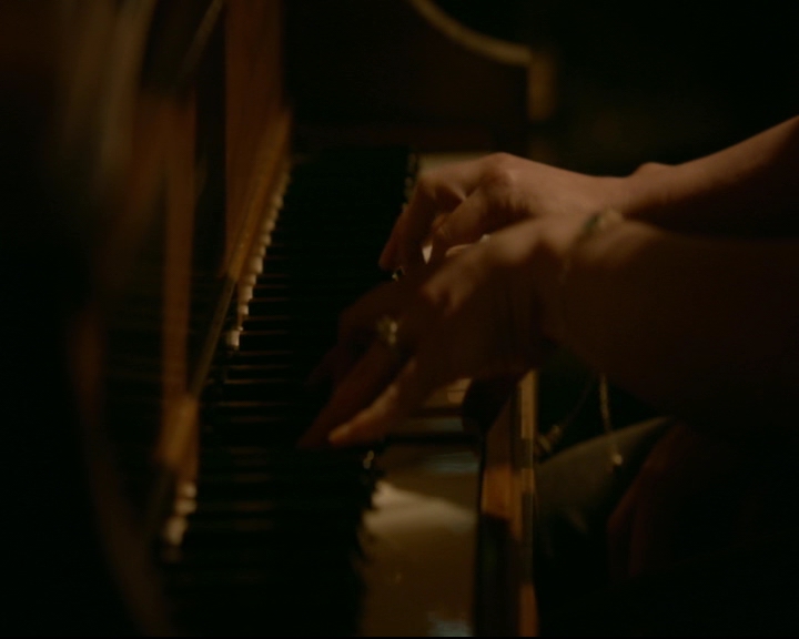 vampirediariesworld-dot-nl_TheOriginals5x05DontItJustBreakYourHeart01765.jpg