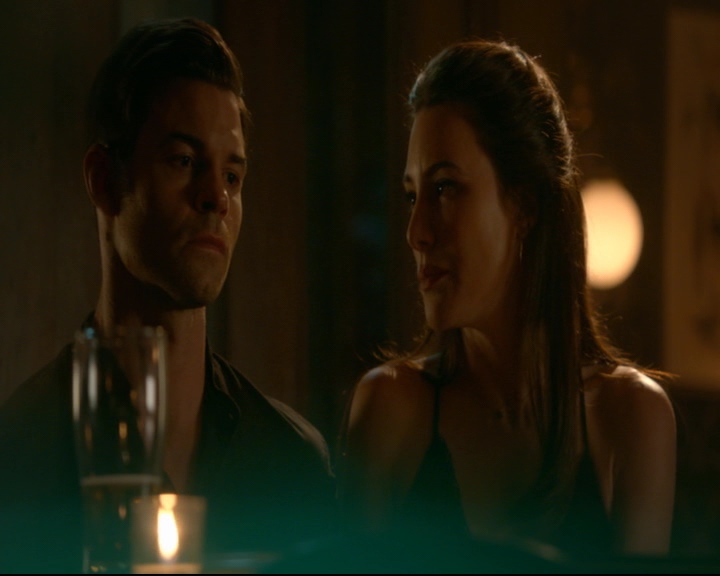 vampirediariesworld-dot-nl_TheOriginals5x05DontItJustBreakYourHeart01903.jpg