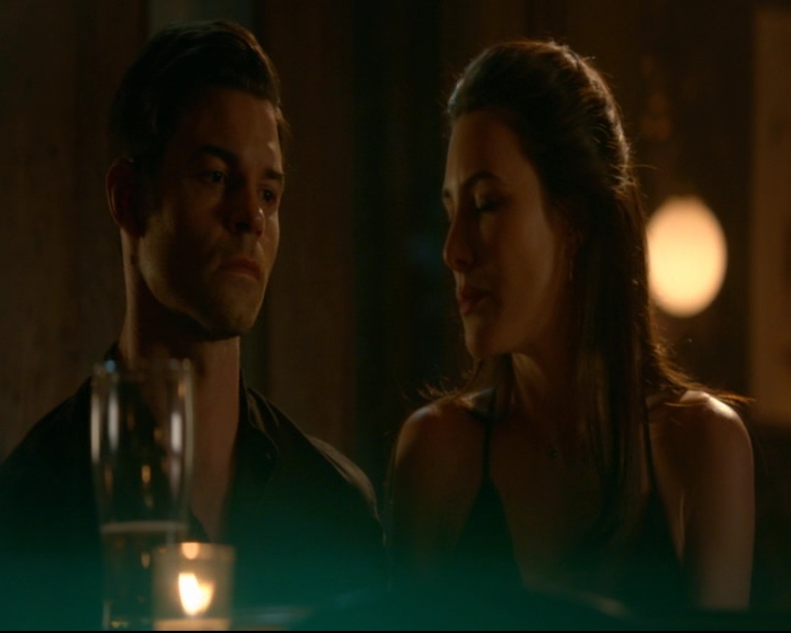 vampirediariesworld-dot-nl_TheOriginals5x05DontItJustBreakYourHeart01904.jpg