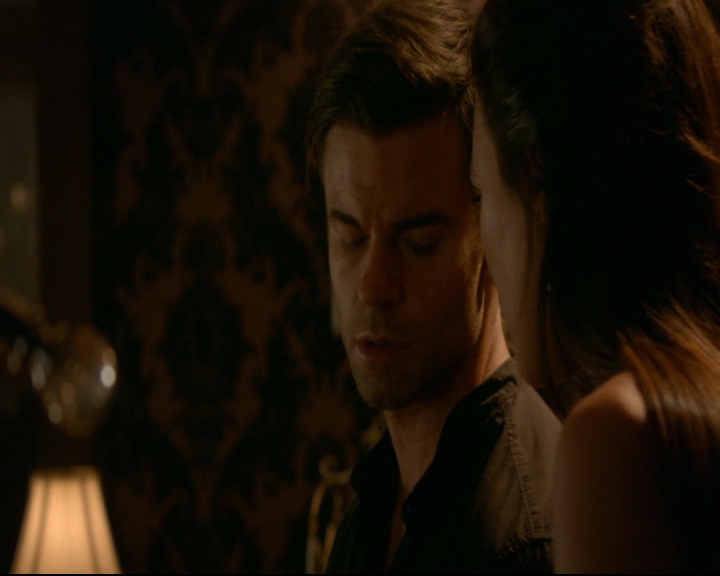 vampirediariesworld-dot-nl_TheOriginals5x05DontItJustBreakYourHeart01906.jpg