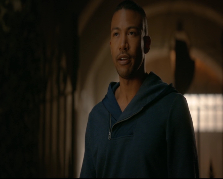 vampirediariesworld-dot-nl_TheOriginals5x05DontItJustBreakYourHeart01950.jpg