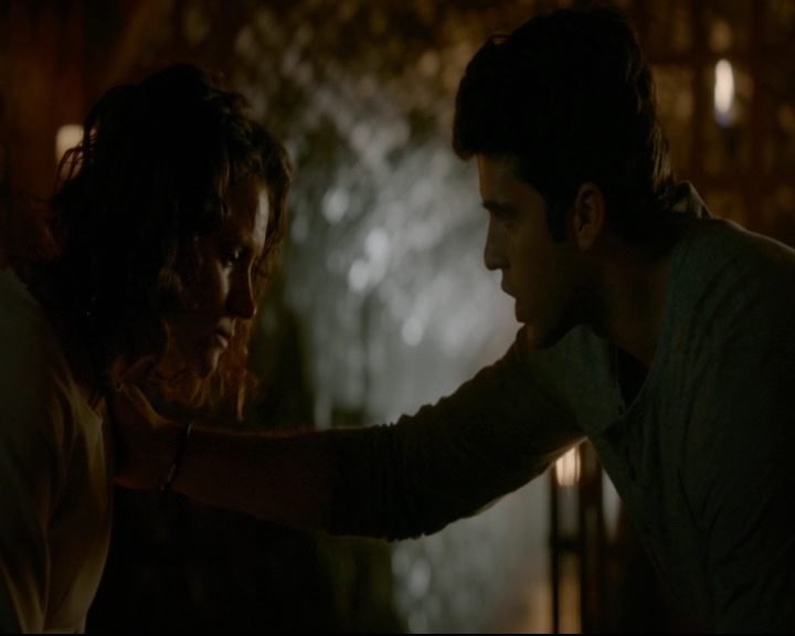 vampirediariesworld-dot-nl_TheOriginals5x05DontItJustBreakYourHeart02025.jpg