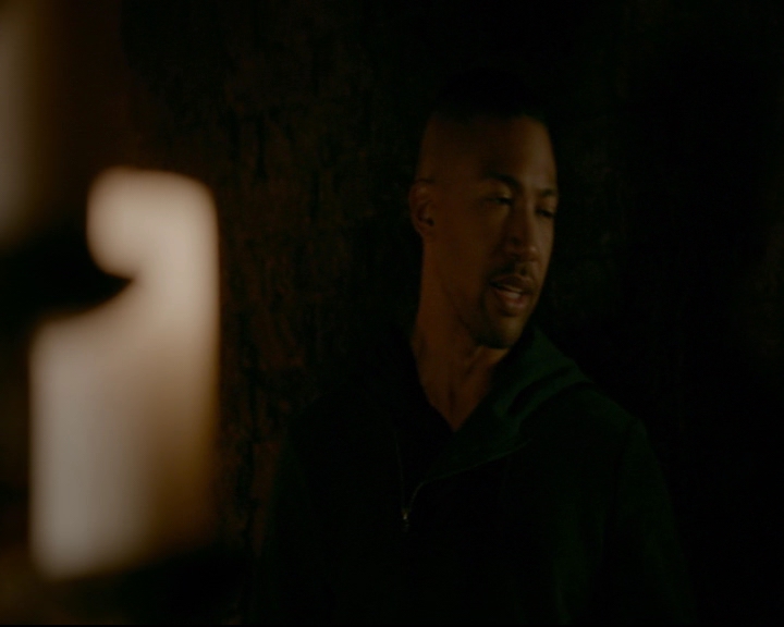 vampirediariesworld-dot-nl_TheOriginals5x05DontItJustBreakYourHeart02152.jpg