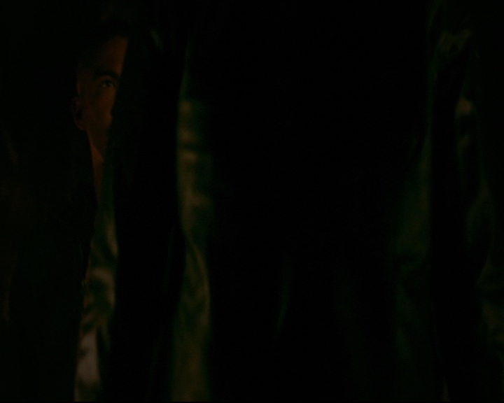 vampirediariesworld-dot-nl_TheOriginals5x05DontItJustBreakYourHeart02284.jpg
