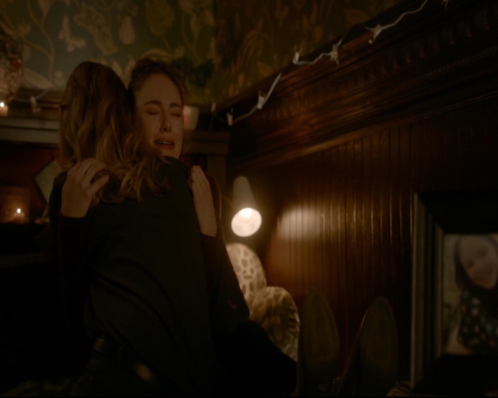 vampirediariesworld-dot-nl_TheOriginals5x07GodsGonnaTroubleTheWater00042.jpg