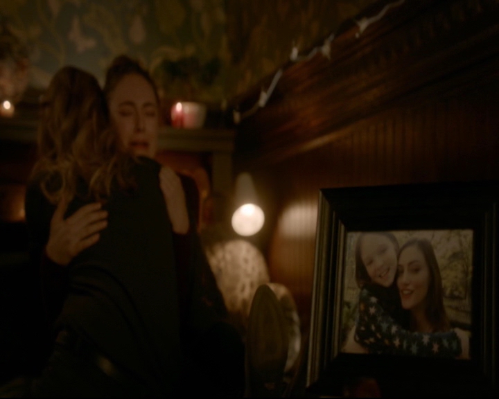 vampirediariesworld-dot-nl_TheOriginals5x07GodsGonnaTroubleTheWater00044.jpg
