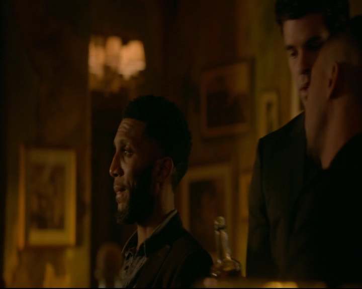 vampirediariesworld-dot-nl_TheOriginals5x07GodsGonnaTroubleTheWater00135.jpg