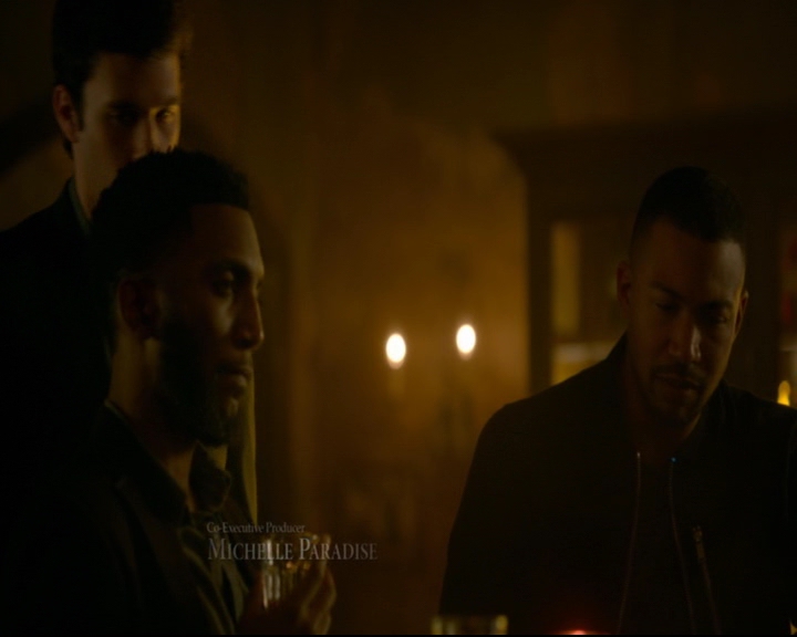 vampirediariesworld-dot-nl_TheOriginals5x07GodsGonnaTroubleTheWater00142.jpg