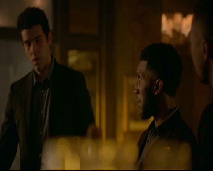 vampirediariesworld-dot-nl_TheOriginals5x07GodsGonnaTroubleTheWater00151.jpg