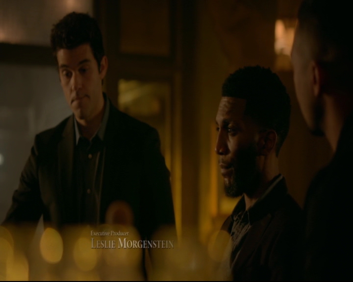 vampirediariesworld-dot-nl_TheOriginals5x07GodsGonnaTroubleTheWater00155.jpg