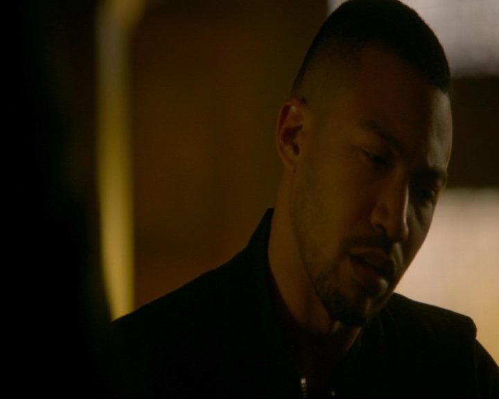 vampirediariesworld-dot-nl_TheOriginals5x07GodsGonnaTroubleTheWater00165.jpg vampirediariesworld-dot-nl_TheOriginals5x07GodsGonnaTroubleTheWater00165.jpg