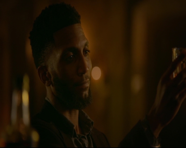 vampirediariesworld-dot-nl_TheOriginals5x07GodsGonnaTroubleTheWater00173.jpg