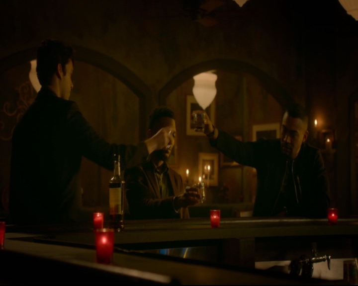vampirediariesworld-dot-nl_TheOriginals5x07GodsGonnaTroubleTheWater00179.jpg