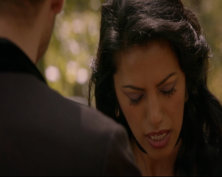 vampirediariesworld-dot-nl_TheOriginals5x07GodsGonnaTroubleTheWater01116.jpg