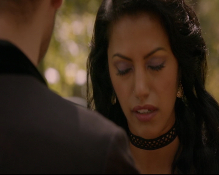 vampirediariesworld-dot-nl_TheOriginals5x07GodsGonnaTroubleTheWater01117.jpg