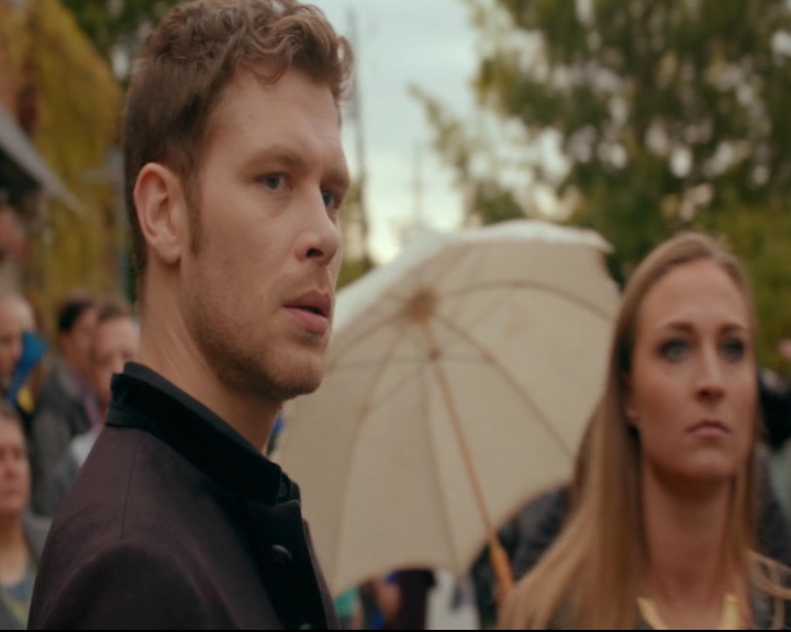 vampirediariesworld-dot-nl_TheOriginals5x07GodsGonnaTroubleTheWater01128.jpg