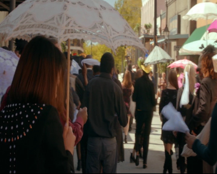 vampirediariesworld-dot-nl_TheOriginals5x07GodsGonnaTroubleTheWater01133.jpg