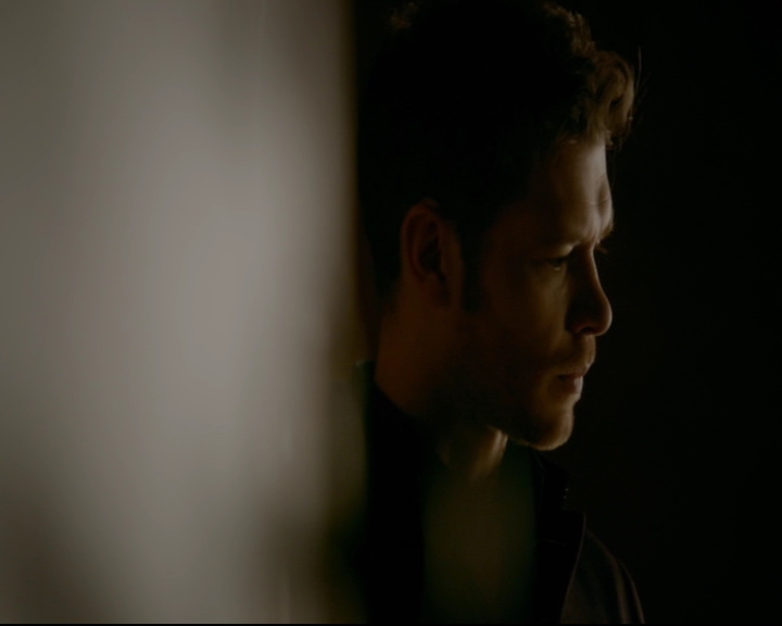 vampirediariesworld-dot-nl_TheOriginals5x07GodsGonnaTroubleTheWater01402.jpg