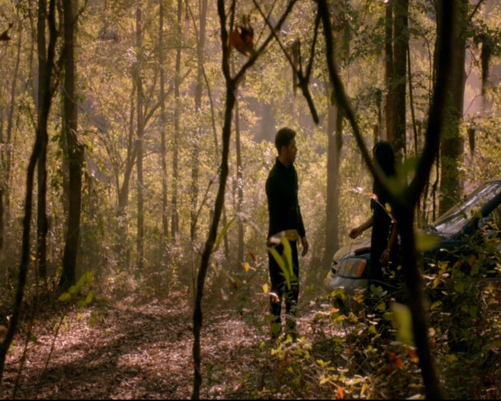 vampirediariesworld-dot-nl_TheOriginals5x07GodsGonnaTroubleTheWater01428.jpg