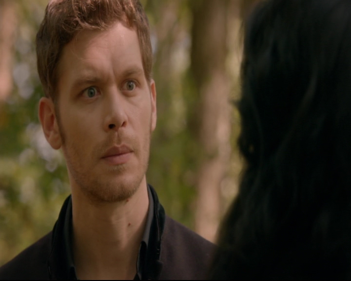vampirediariesworld-dot-nl_TheOriginals5x07GodsGonnaTroubleTheWater01433.jpg