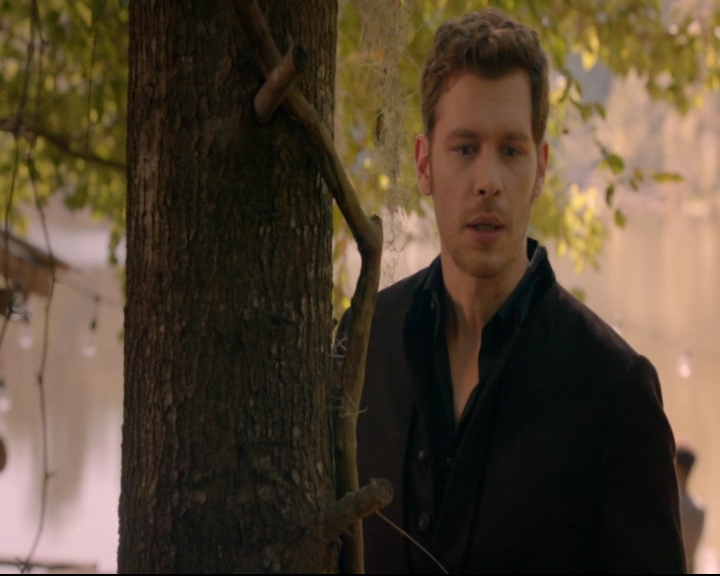vampirediariesworld-dot-nl_TheOriginals5x07GodsGonnaTroubleTheWater01471.jpg
