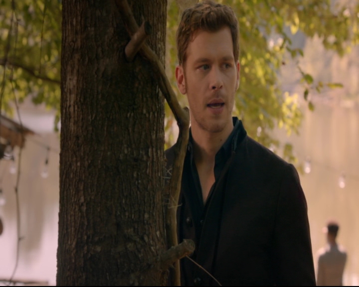 vampirediariesworld-dot-nl_TheOriginals5x07GodsGonnaTroubleTheWater01472.jpg