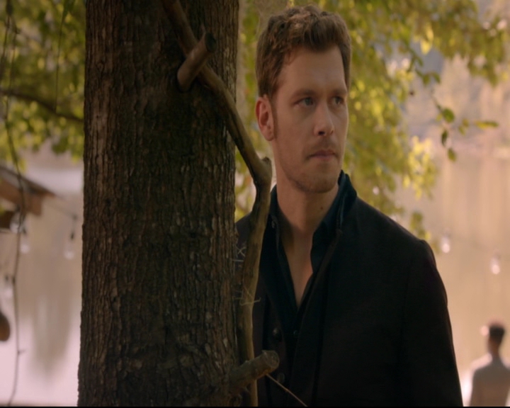 vampirediariesworld-dot-nl_TheOriginals5x07GodsGonnaTroubleTheWater01475.jpg
