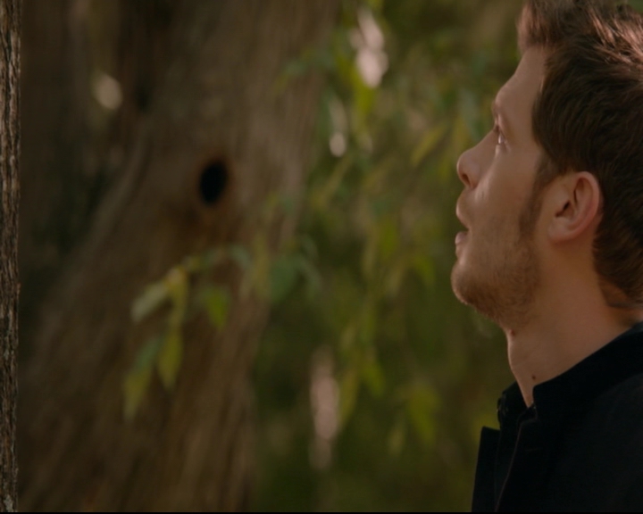 vampirediariesworld-dot-nl_TheOriginals5x07GodsGonnaTroubleTheWater01481.jpg