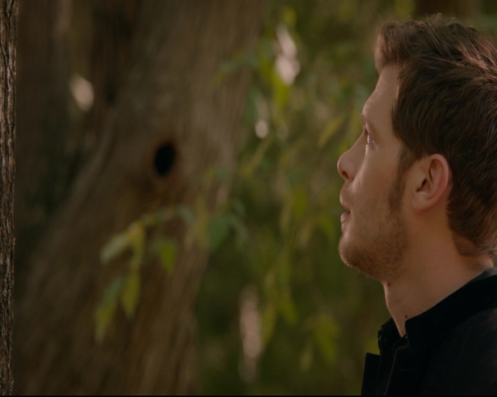 vampirediariesworld-dot-nl_TheOriginals5x07GodsGonnaTroubleTheWater01482.jpg