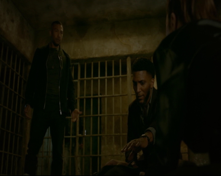 vampirediariesworld-dot-nl_TheOriginals5x07GodsGonnaTroubleTheWater01860.jpg