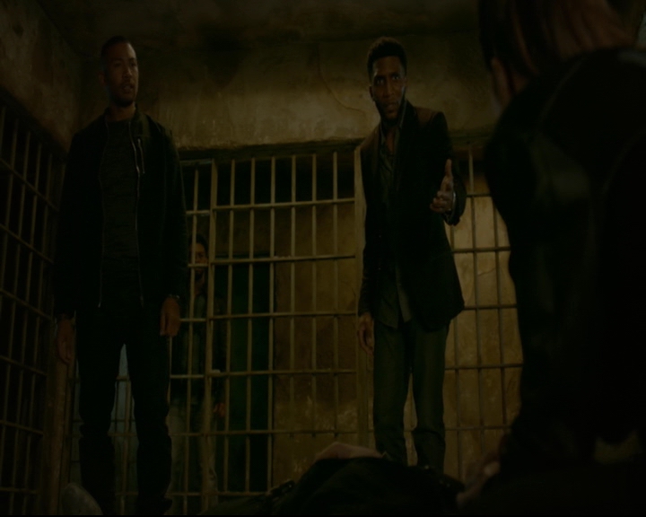 vampirediariesworld-dot-nl_TheOriginals5x07GodsGonnaTroubleTheWater01875.jpg